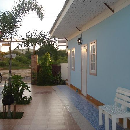 Baan Lom Talay Hotel HHQ Buitenkant foto