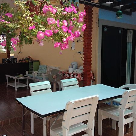 Baan Lom Talay Hotel HHQ Buitenkant foto