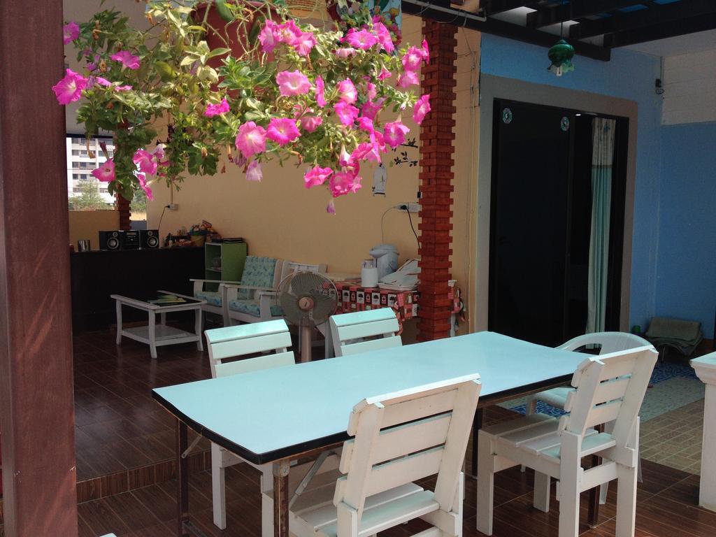 Baan Lom Talay Hotel HHQ Buitenkant foto