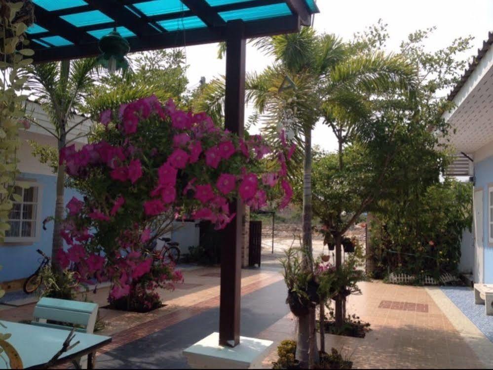 Baan Lom Talay Hotel HHQ Buitenkant foto
